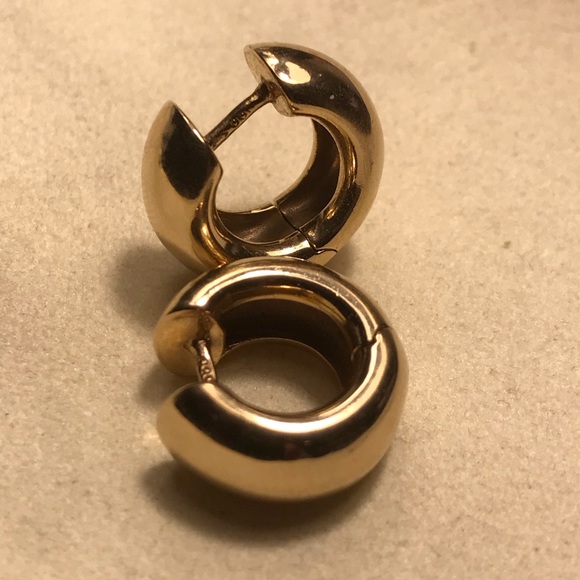 Christ Jewelers Jewelry - 14K Solid Yellow Gold Huggie Hoop Earrings